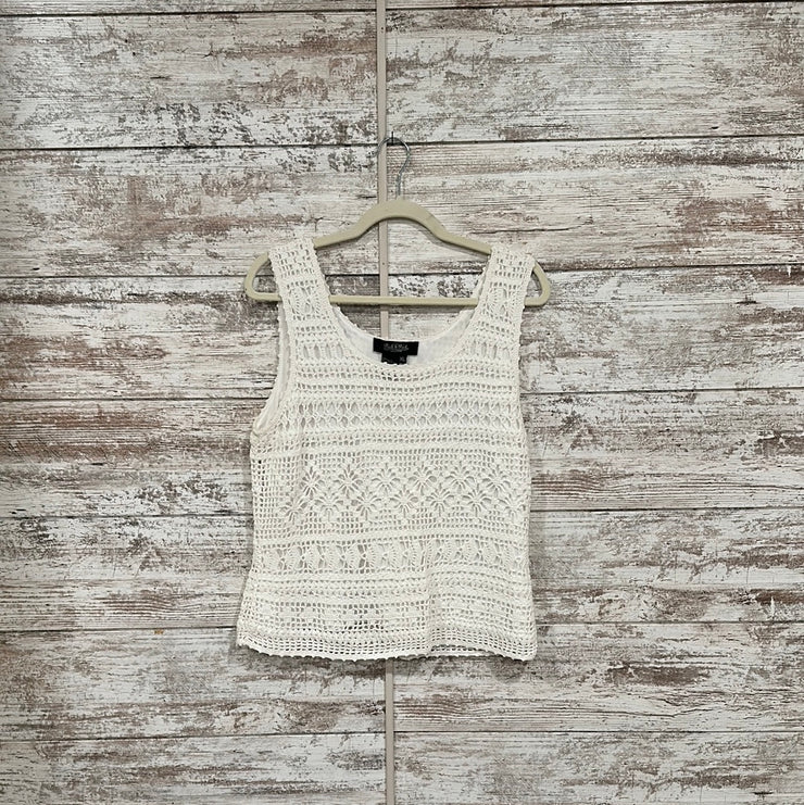 WHITE CROCHET SLEEVELESS TOP