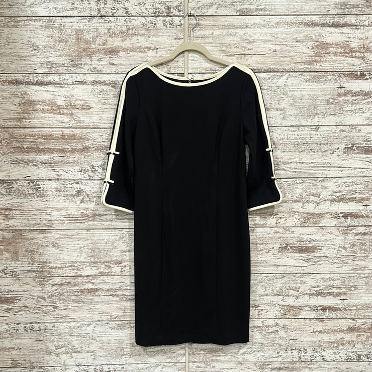 BLACK/WHITE SHORT DRESS