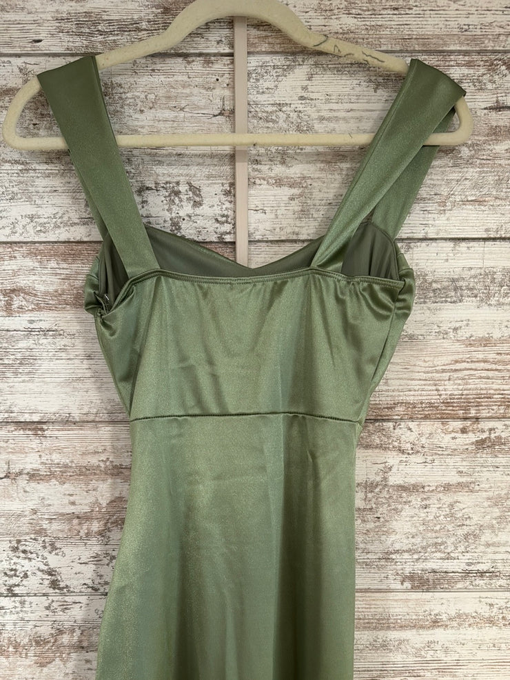 GREEN LONG EVENING GOWN (NEW)