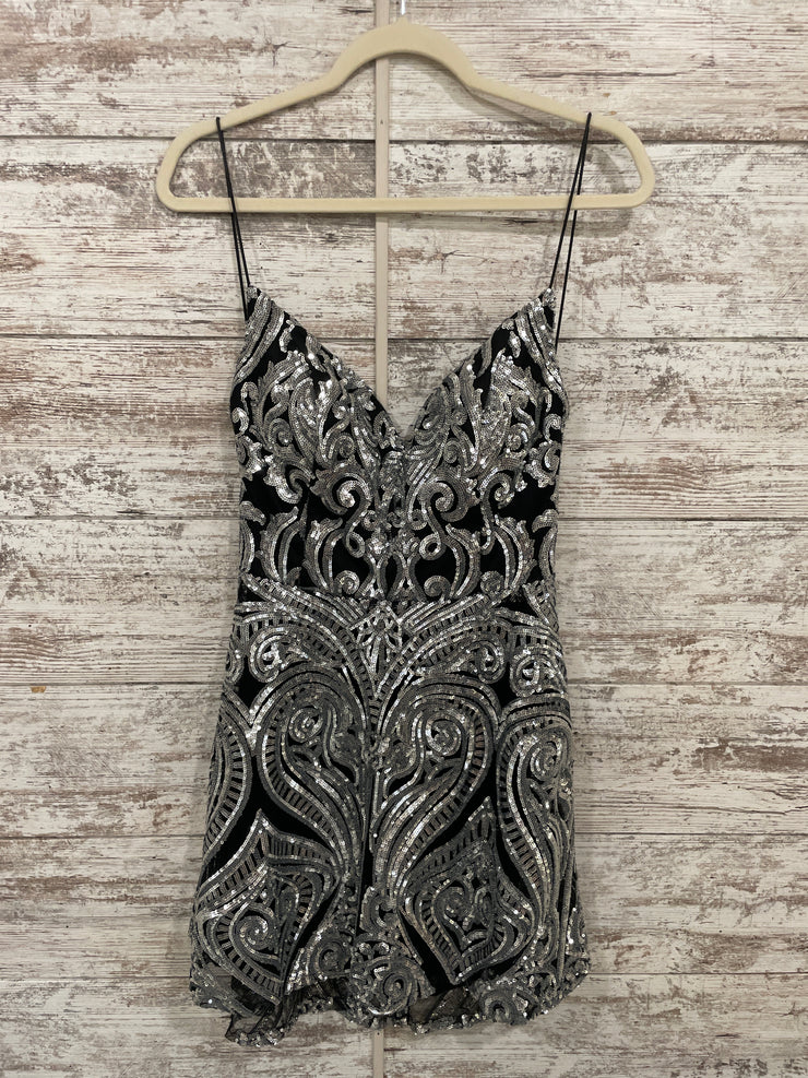 SILVER/BLACK SEQUIN SHORT DRES