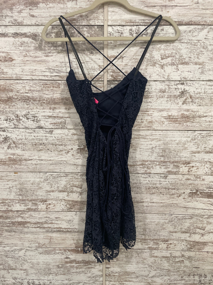 NAVY LACE SHORT DRESS (NEW)