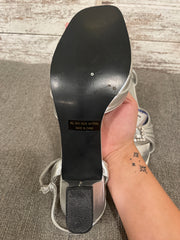 SILVER KITTEN HEEL SHOES (NEW)