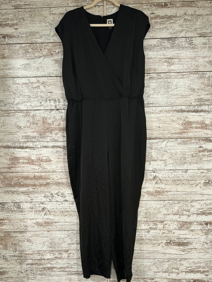 BLACK JUMPSUIT