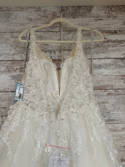 WHITE WEDDING GOWN (NEW) $1920