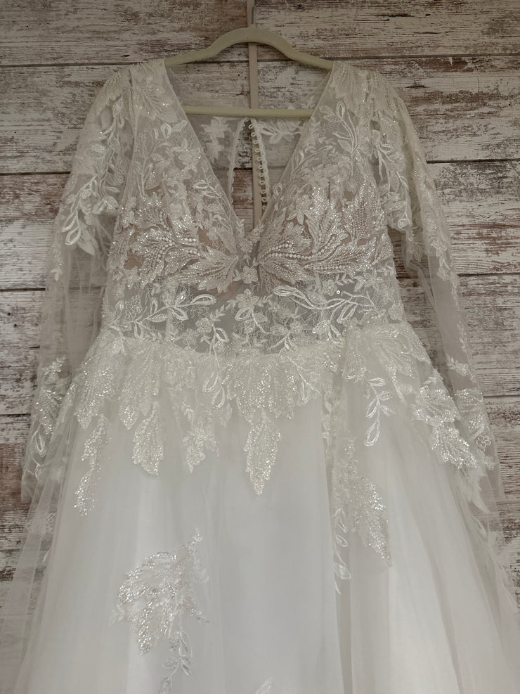 WHITE WEDDING GOWN (NEW) $1299