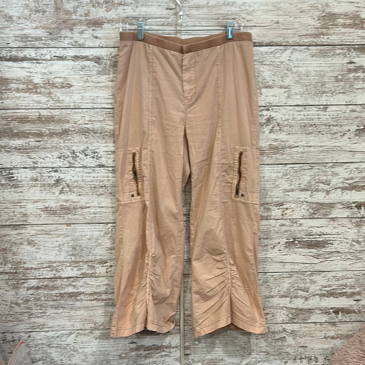 TAN CAPRI PANTS