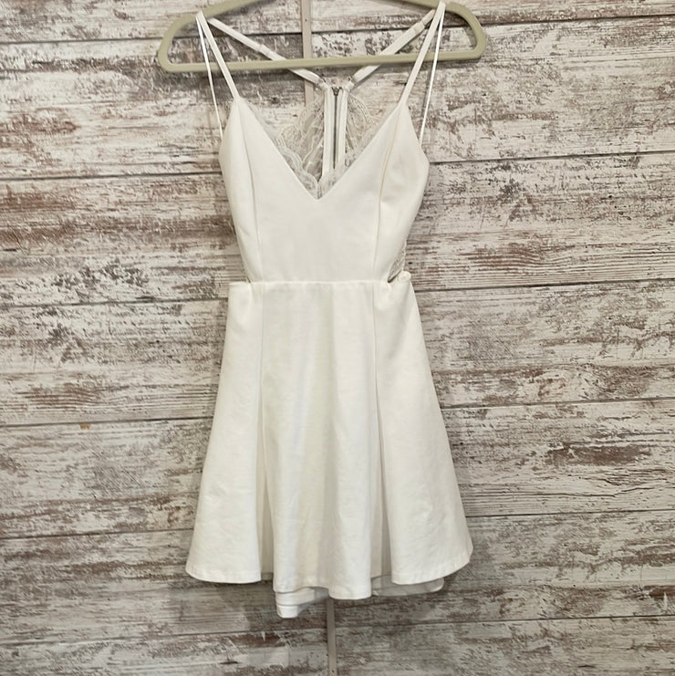 WHITE SHORT DRESS