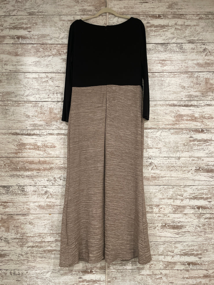 BLACK/GOLD LONG EVENING GOWN