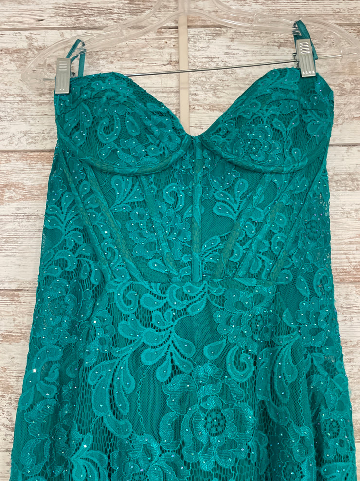 GREEN LACE LONG DRESS (NEW)
