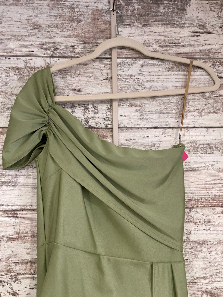 GREEN LONG EVENING GOWN