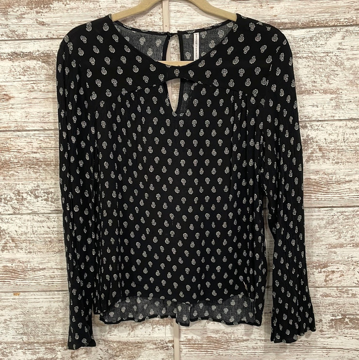 BLACK LONG SLEEVE TOP