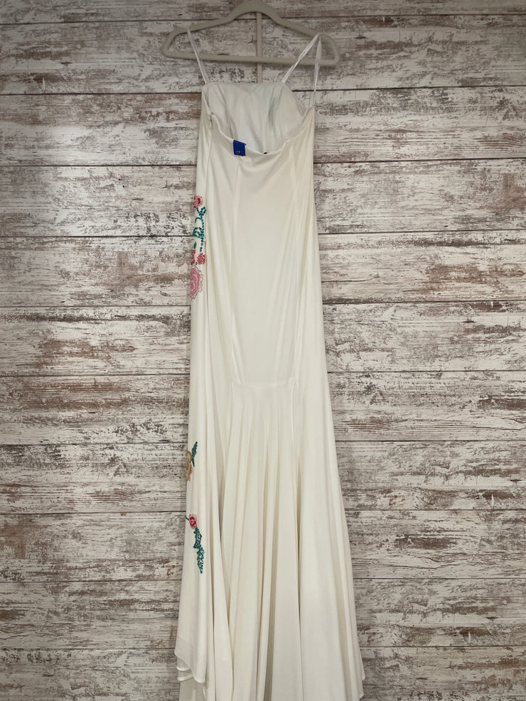 WHITE/FLORAL LONG EVENING GOWN