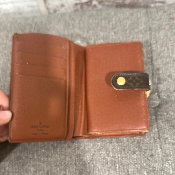 VINTAGE BROWN SIGNATURE KISS LOCK WALLET