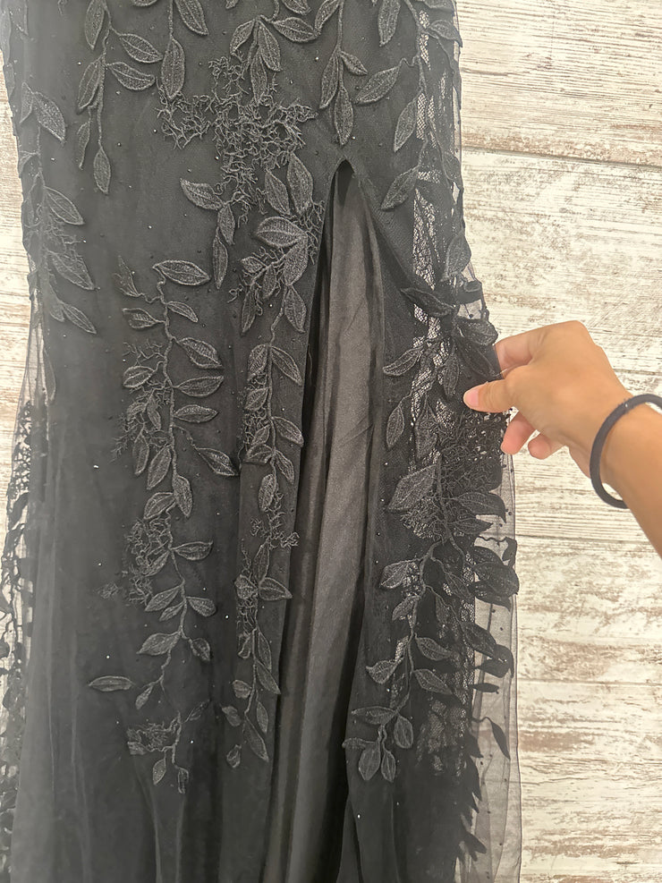 BLACK LACE LONG DRESS (NEW)