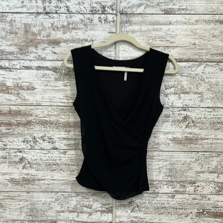 BLACK SLEEVELESS TOP
