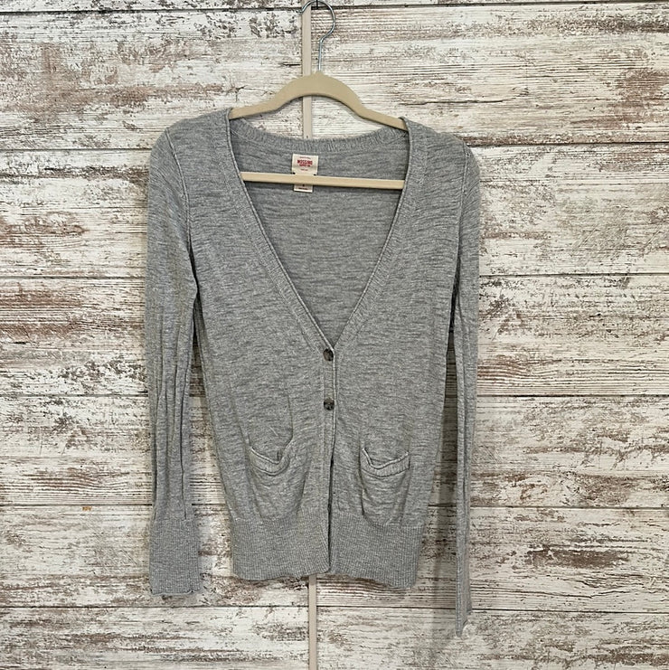 GRAY BUTTON DOWN CARDIGAN