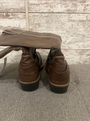 BROWN BOOTS