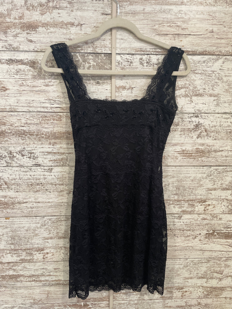 BLACK LACE SHORT DRESS