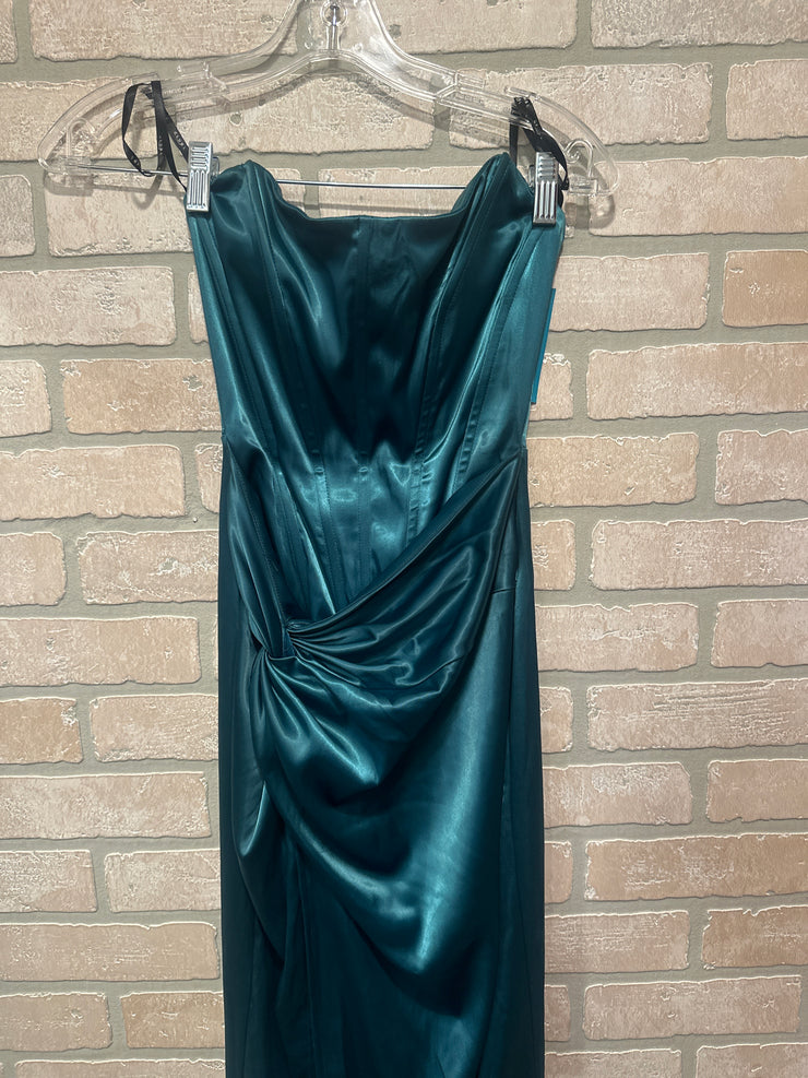 GREEN LONG EVENING GOWN