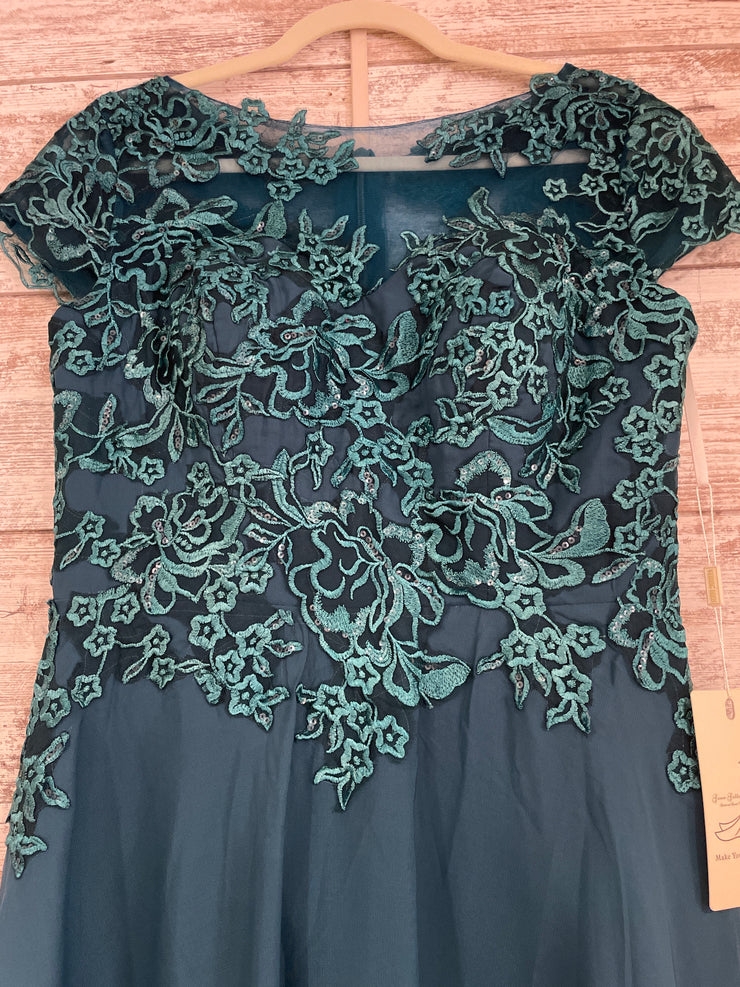 GREEN/FLORAL LONG DRESS (NEW)