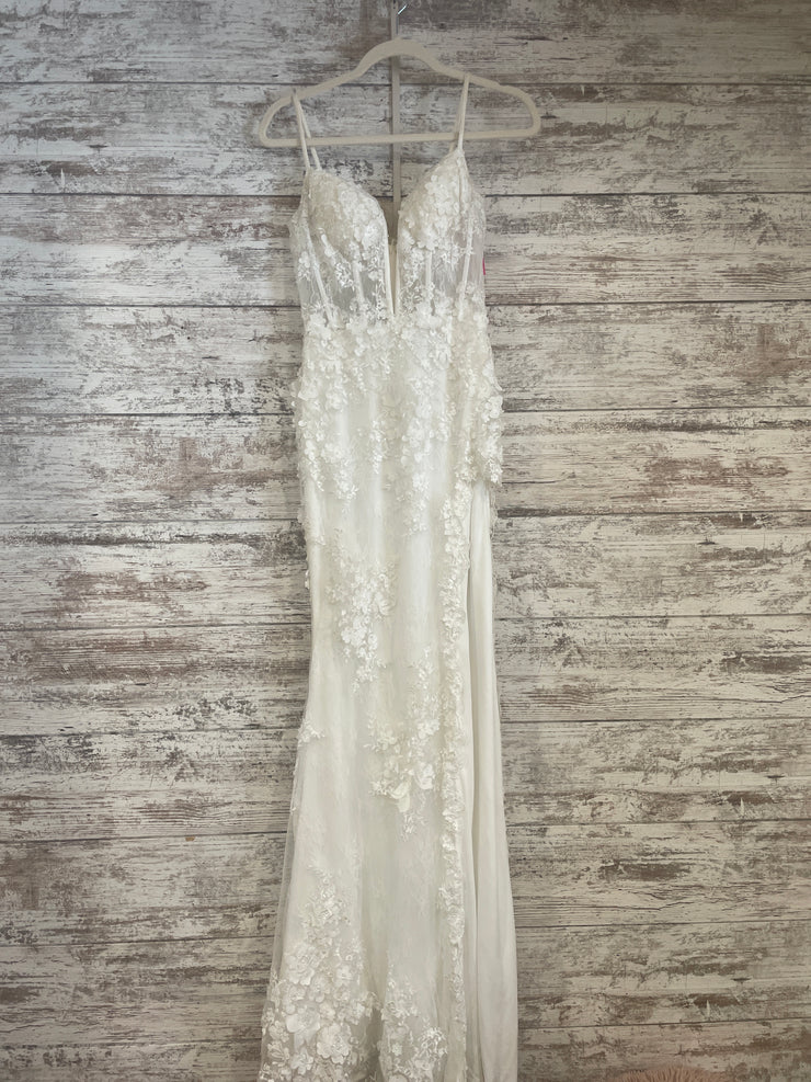 WHITE/FLORAL LONG EVENING GOWN