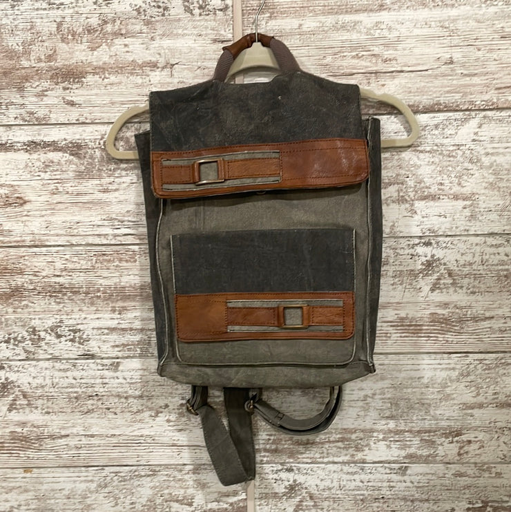 GRAY/TAN CANVAS BACKPACK