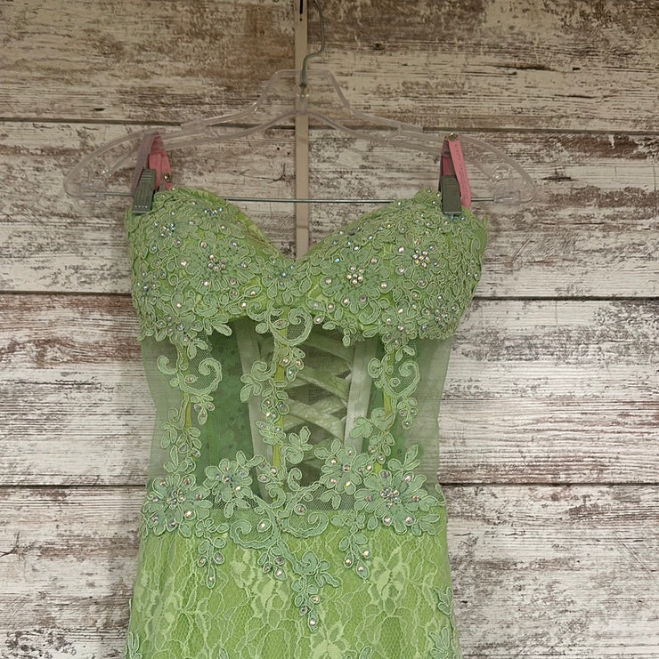 GREEN LACE MERMAID GOWN