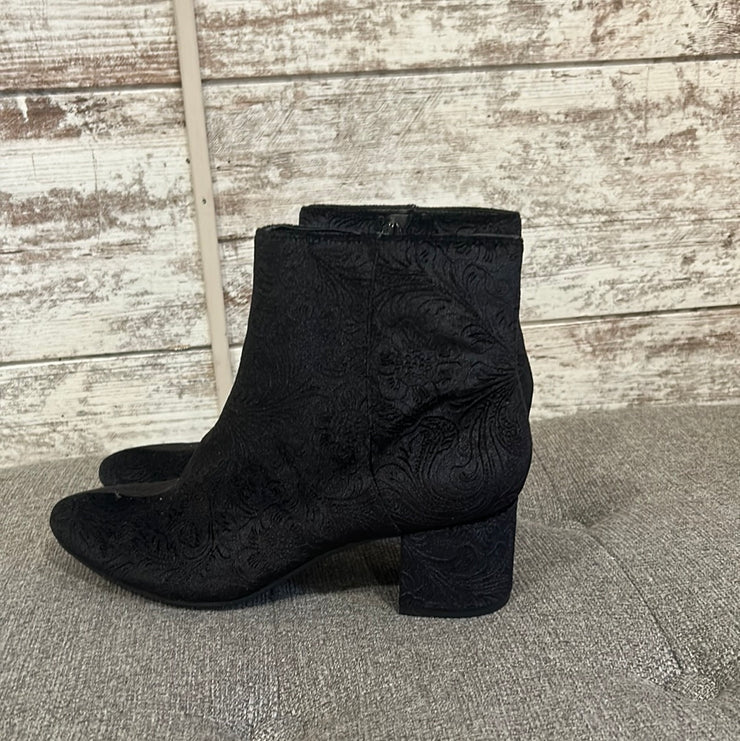 BLACK BOOTIES (NEW)