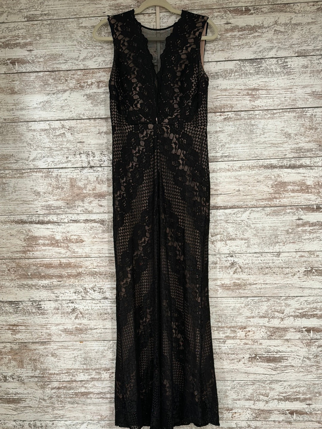 BLACK/NUDE LACE LONG DRESS – Savvy Seconds Boutique