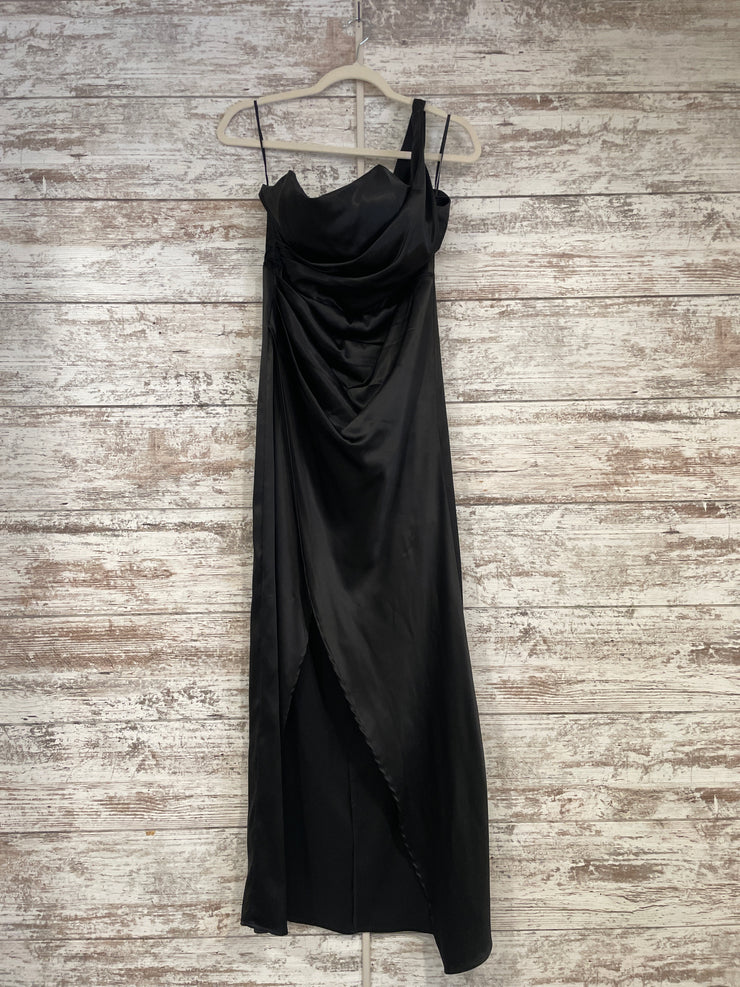 BLACK LONG EVENING GOWN