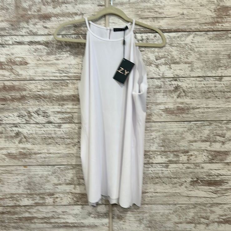 WHITE SLEEVELESS TOP (NEW)