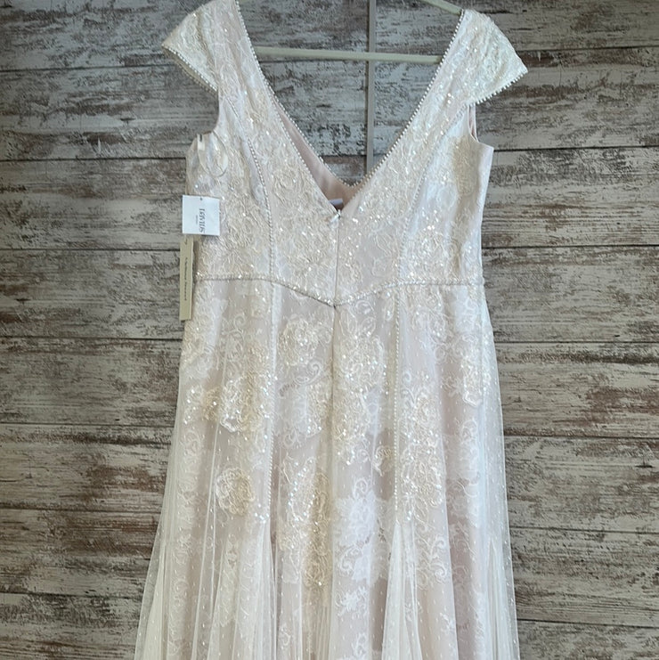 IVORY WEDDING GOWN (NEW) $1299