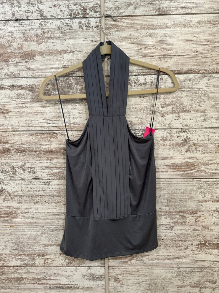 GRAY SLEEVELESS TOP