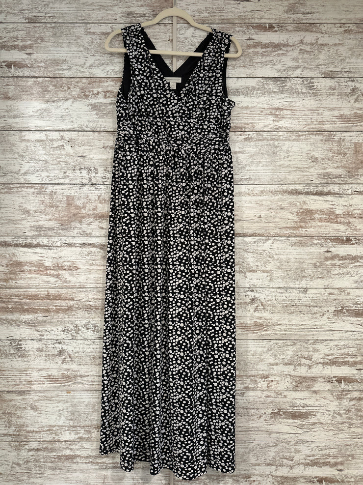 BLACK/WHITE MAXI DRESS