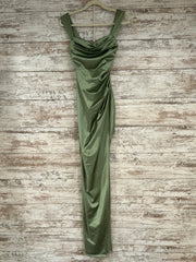 GREEN LONG EVENING GOWN (NEW)