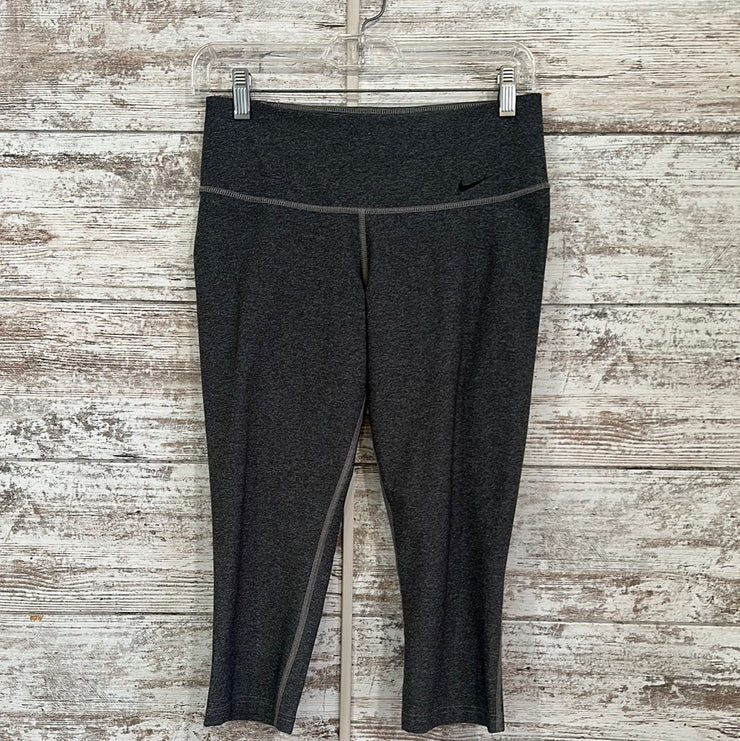 GRAY DRI FIT CAPRI LEGGINGS