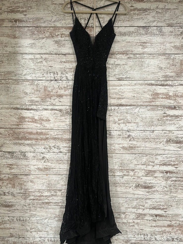 BLACK/LACE MERMAID GOWN