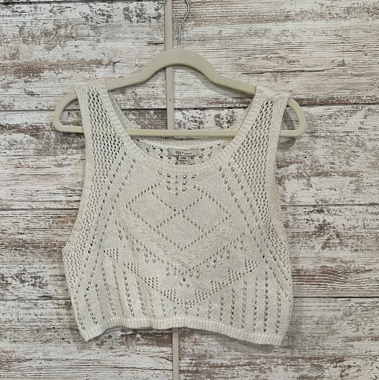 WHITE SLEEVELESS SWEATER