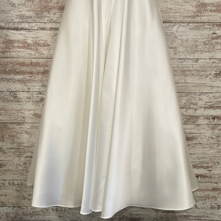 BLACK/WHITE A LINE GOWN