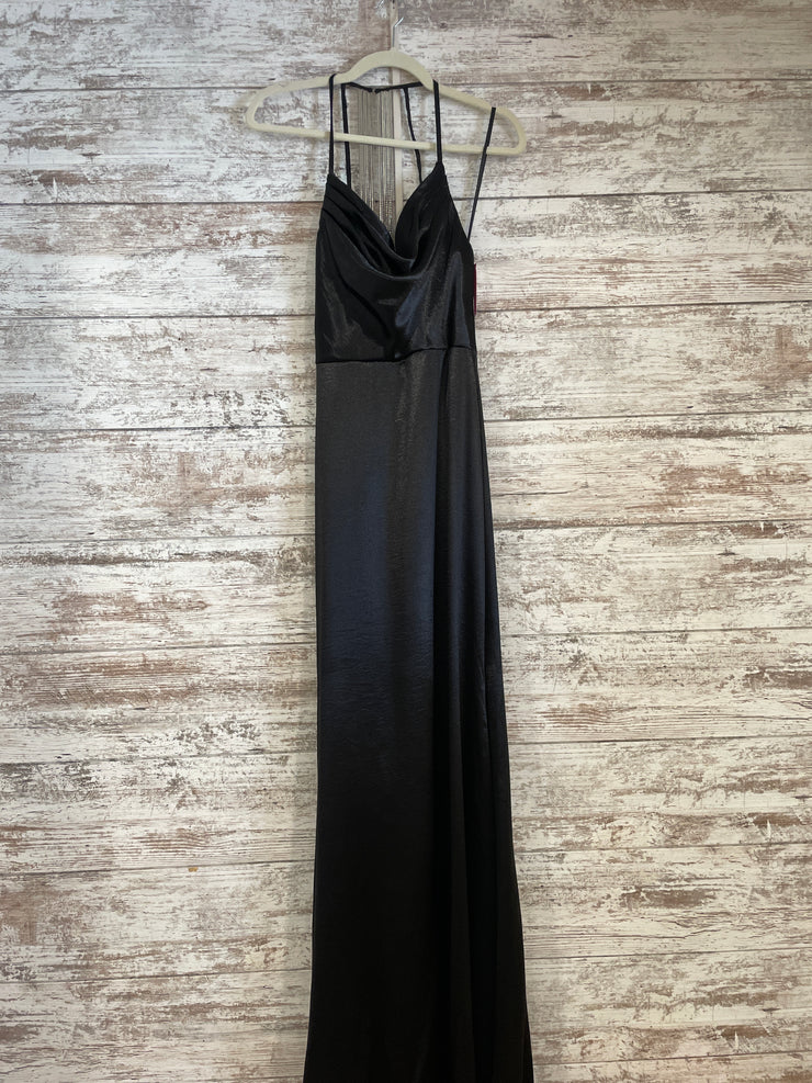 BLACK LONG DRESS W/BACK NECKLA