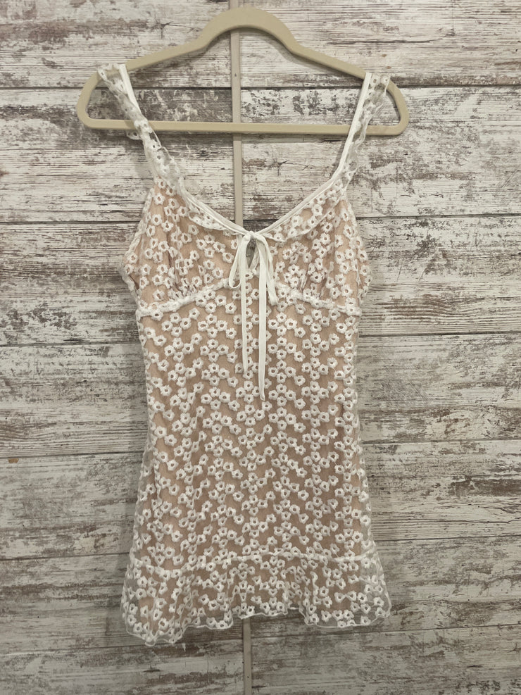 WHITE/FLORAL SHORT DRESS