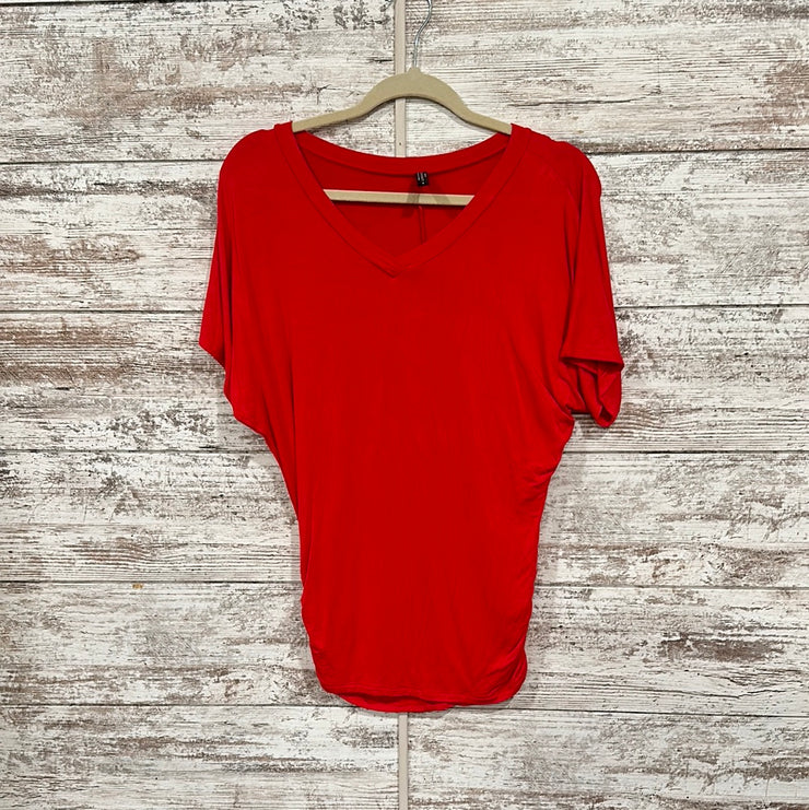RED SHORT SLEEVE TOP