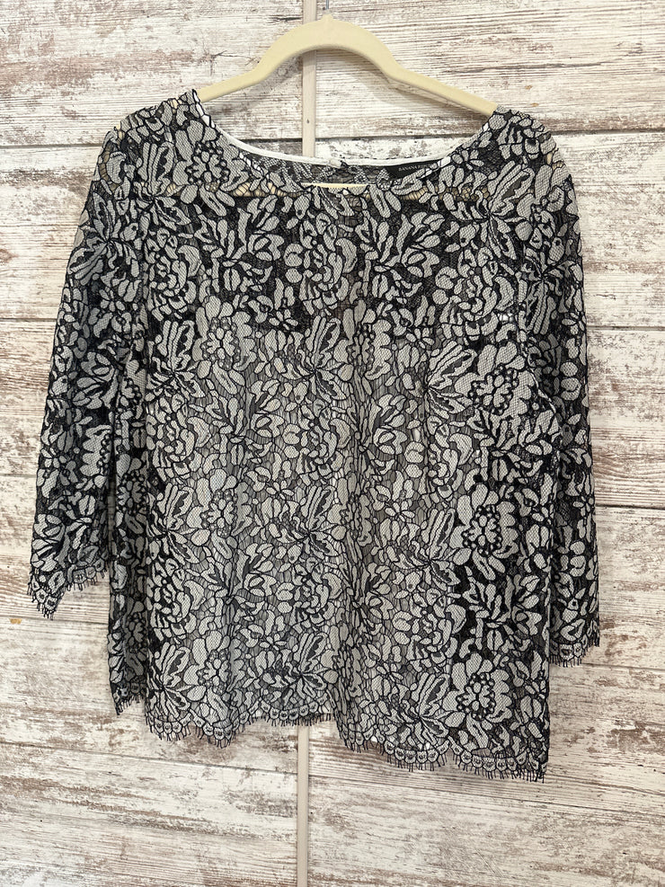 BLACK/WHITE LACE TOP