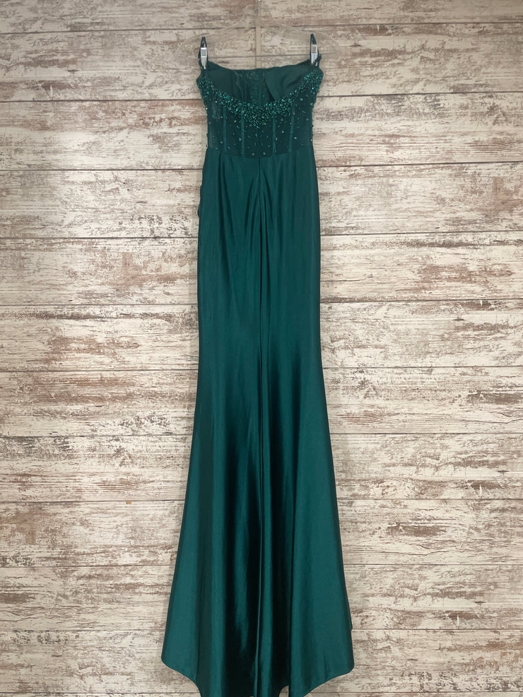 GREEN LONG EVENING GOWN