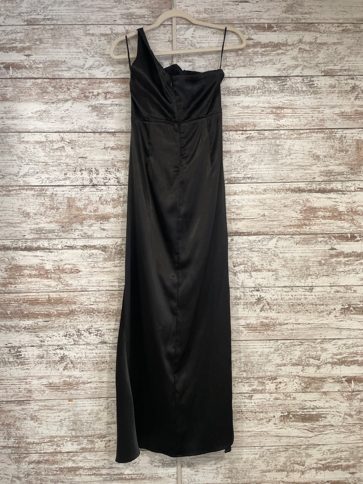 BLACK LONG EVENING GOWN