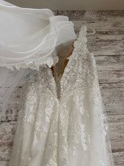 WHITE WEDDING GOWN (NEW) $1699