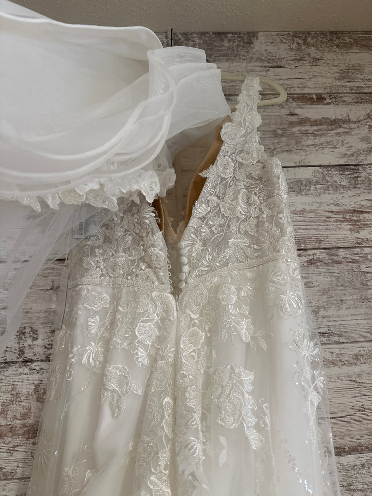 WHITE WEDDING GOWN (NEW) $1699