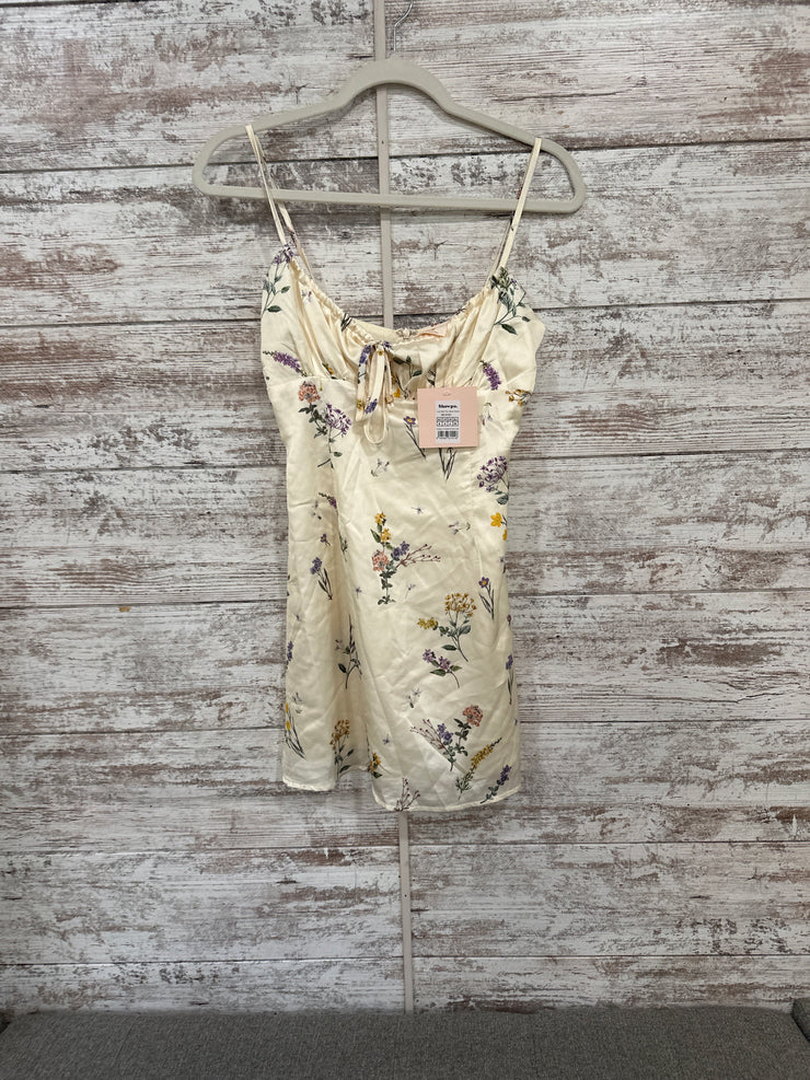 IVORY/FLORAL SHORT DRESS (NEW)