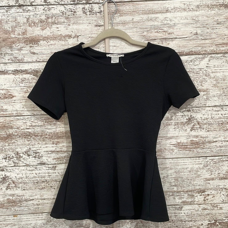 BLACK SHORT SLEEVE TOP