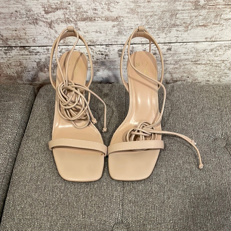 TAN HEELS